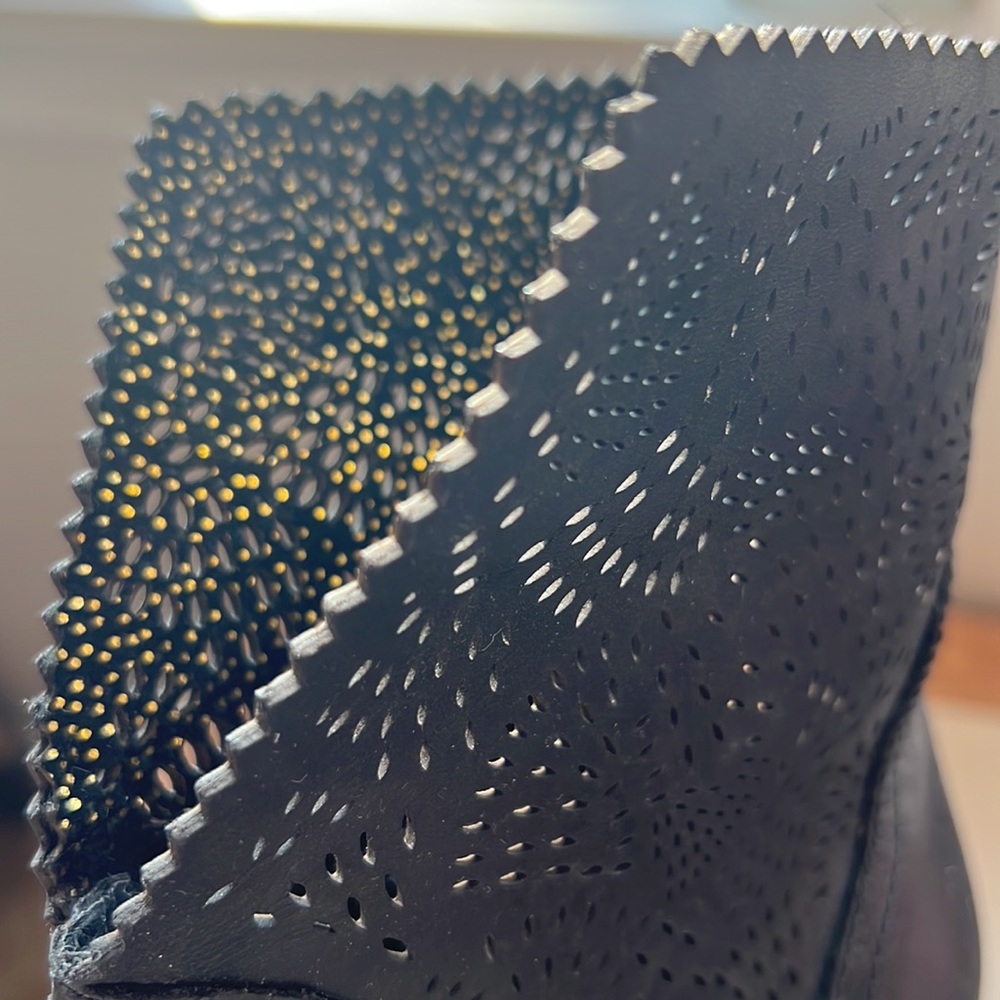 New Ugg Black Booties With Wool Inside! Size 6.5 - image 7